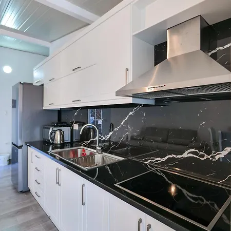 Coastal Dwell * Saranda