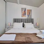Coastal Dwell * Saranda