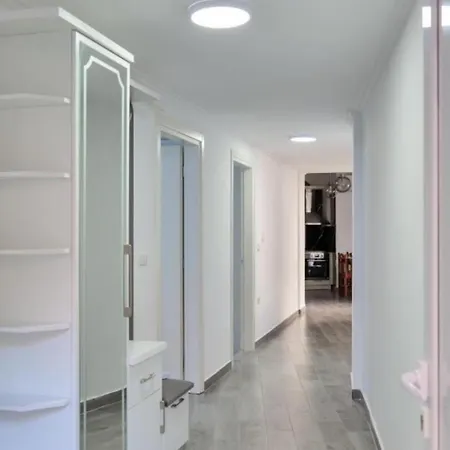 Coastal Dwell Apartment Sarande