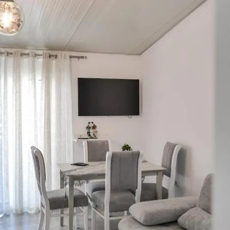 Coastal Dwell Apartment Sarande
