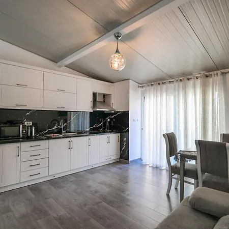 Coastal Dwell