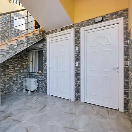 Coastal Dwell